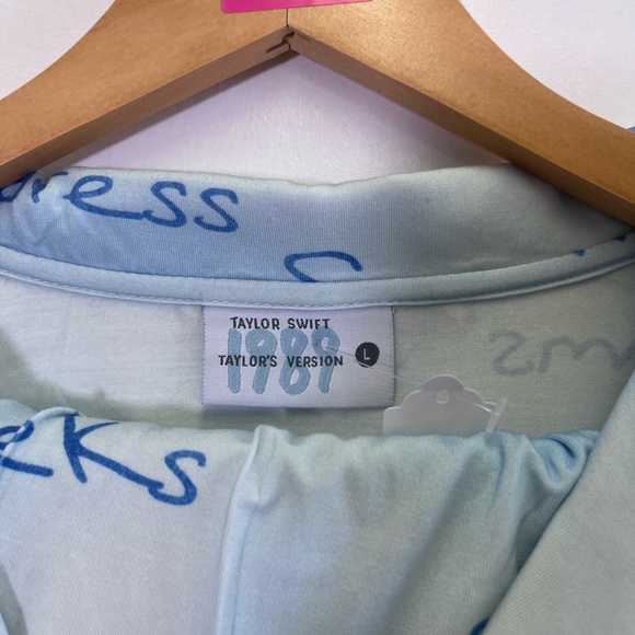 Taylor Swift 1989 Pajama Set - Picture 3 of 3